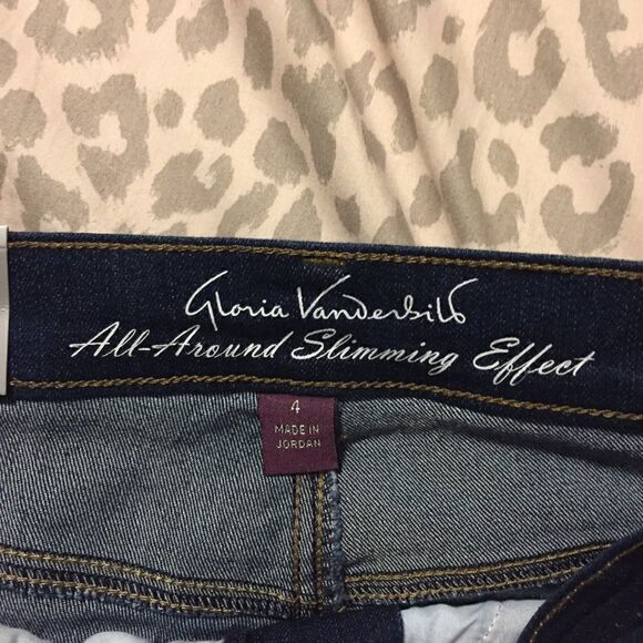 Gloria Vanderbilt Slimming Capri Jeans Denim Medium Wash Mom Jean NWT 4 - Picture 3 of 6